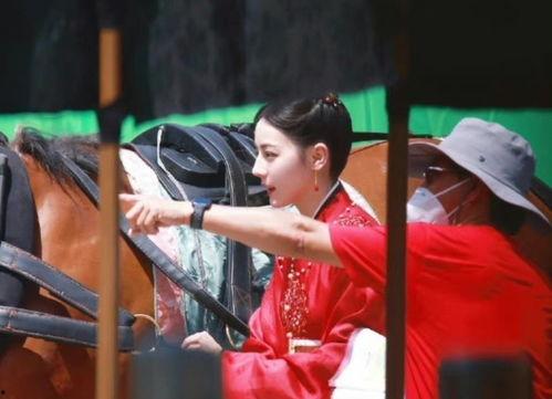 迪丽热巴龚俊爆料视频,幕后花絮曝光引网友热议 第2张 迪丽热巴龚俊爆料视频,幕后花絮曝光引网友热议 第2张